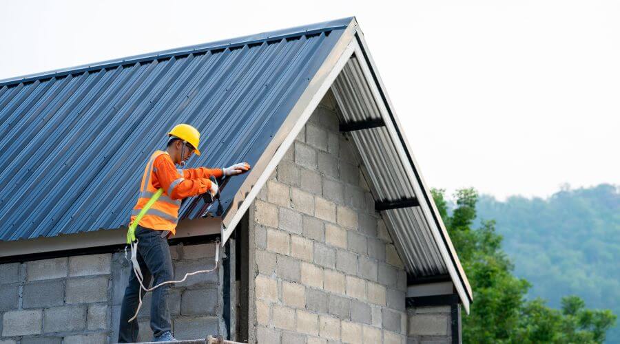 Expert Emergency Roof Repairs services in Middlefield, MA